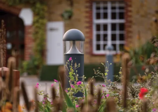 7.5W to 15W Deco 2.0 LED Bollard IP65