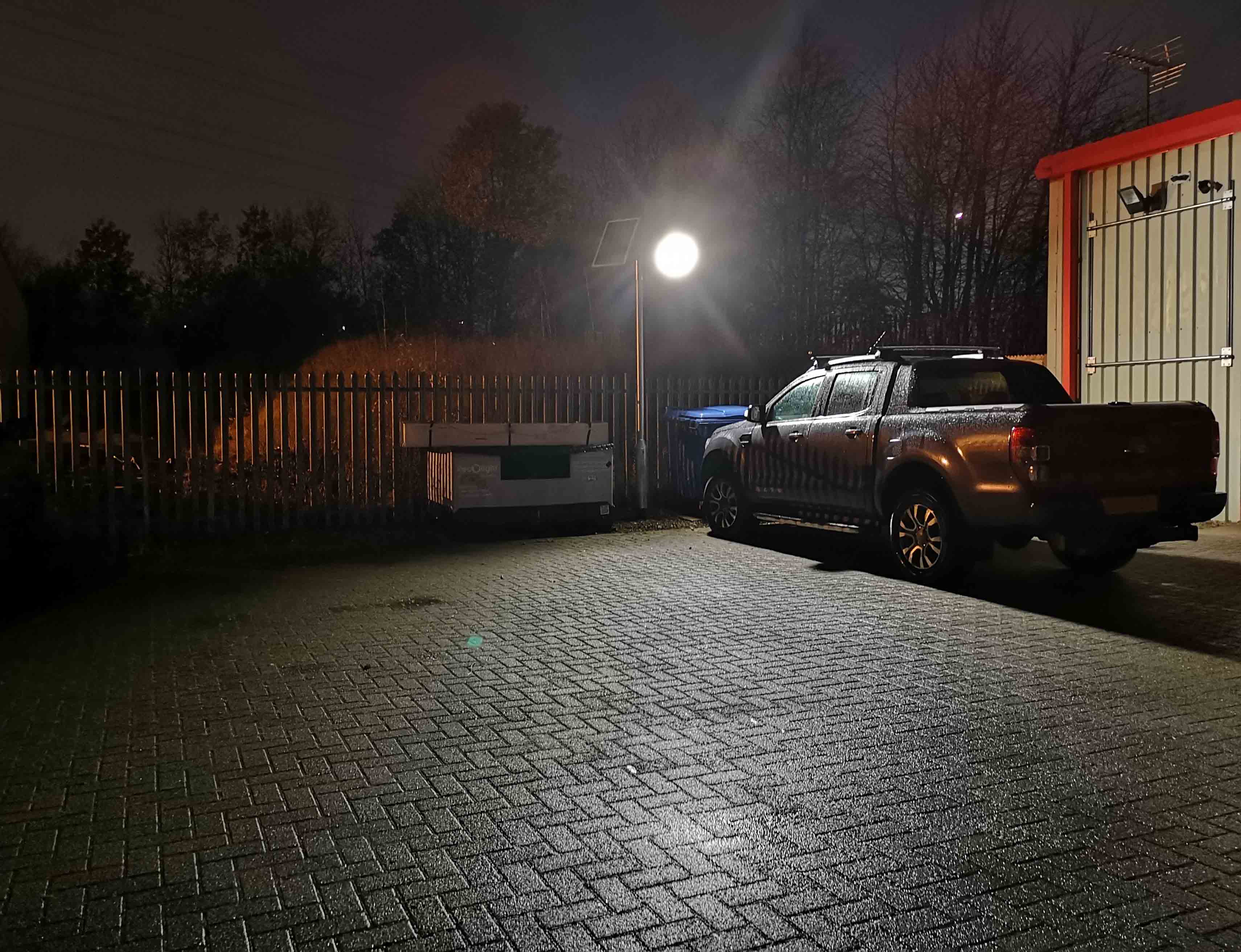 400W Solar LED Floodlight & Lighting Column Packages